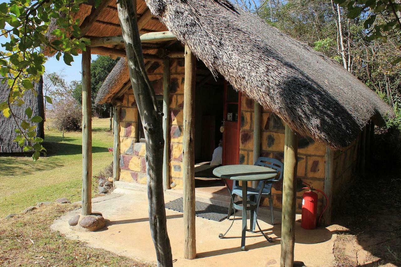 Sungubala Eco Camp Villa Bergville Bagian luar foto